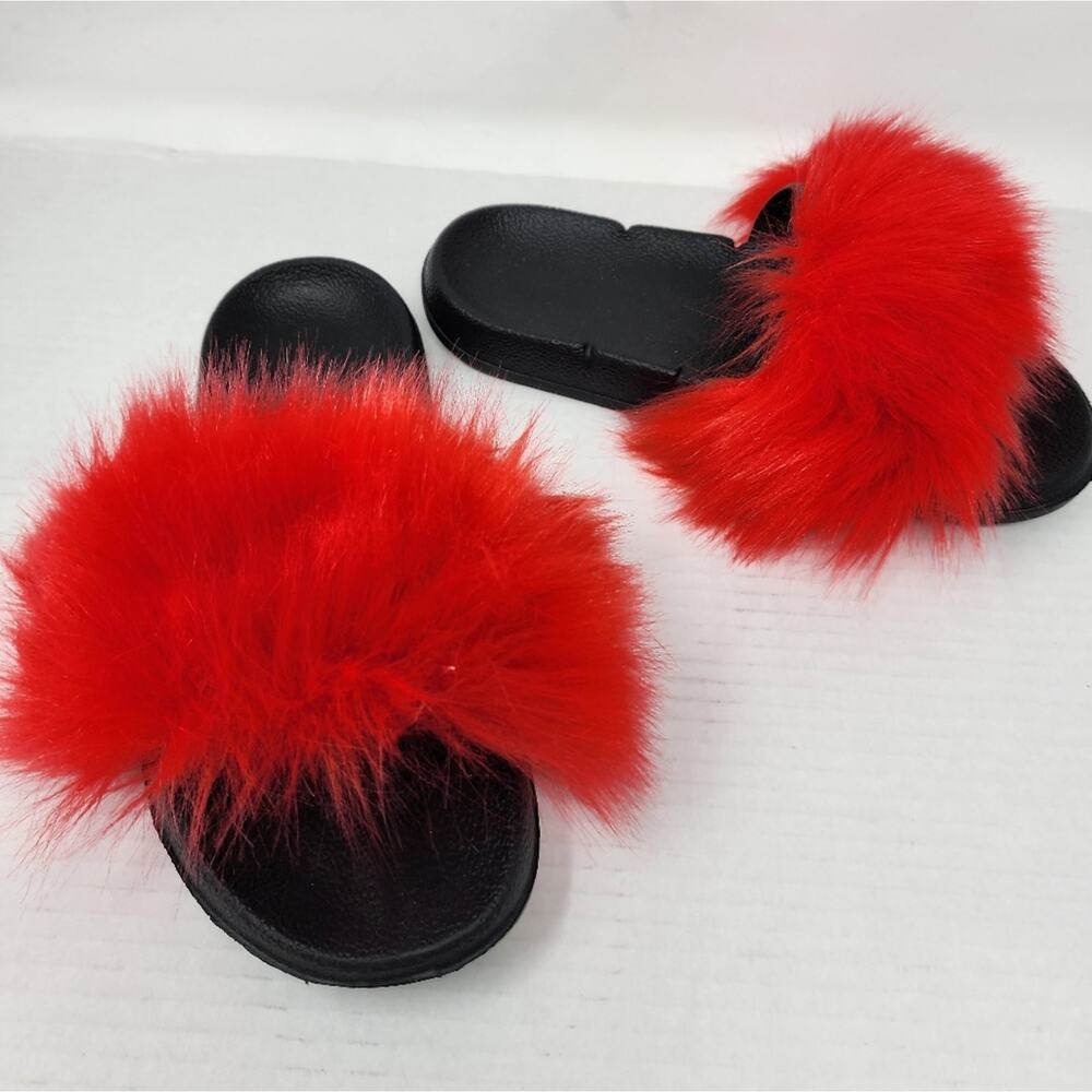 Fluffy Red Slippers Faux Fur Black Sole Shoes Women's Size 36-37 EU/ 6-7 US‎